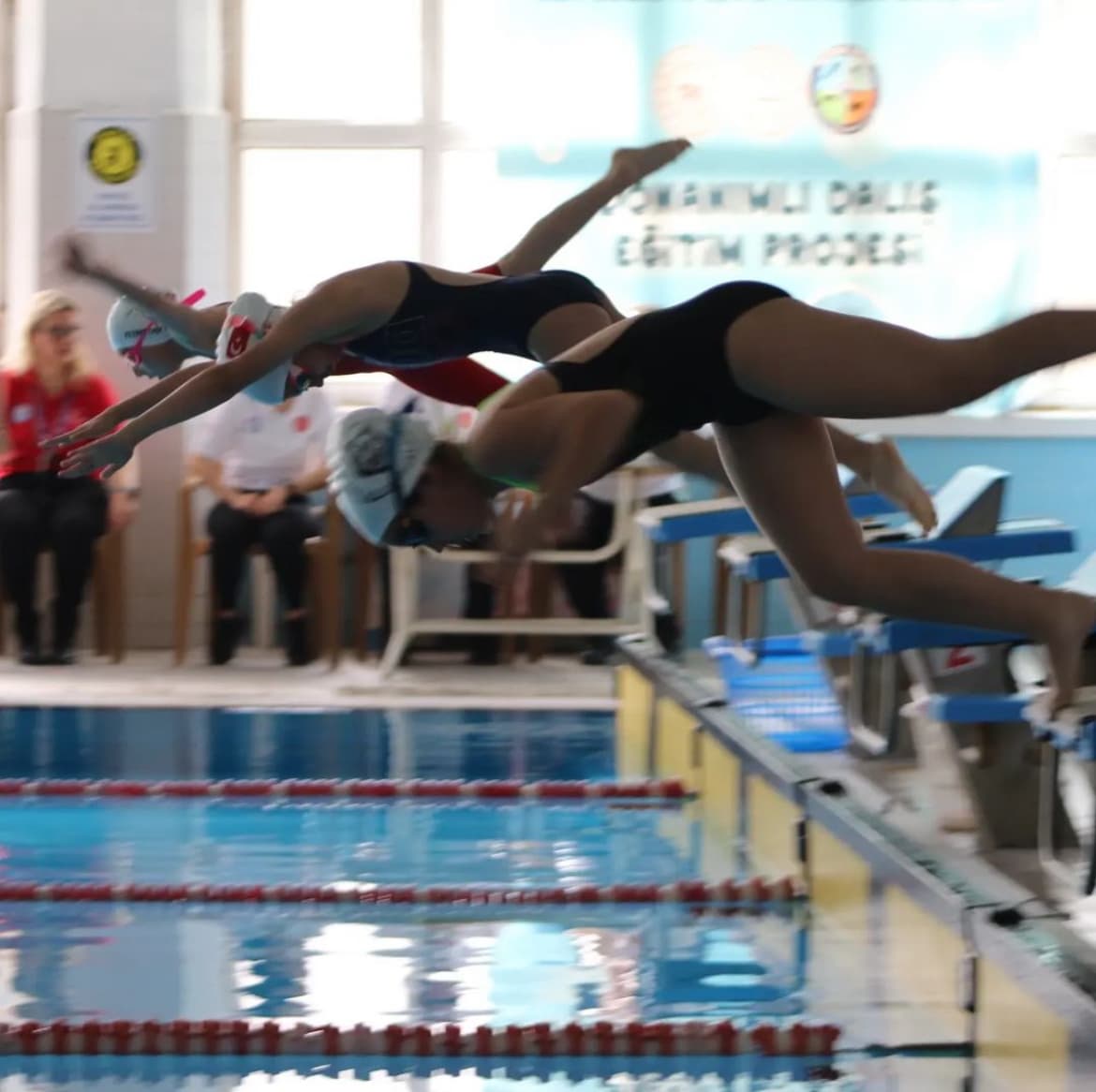 Antalya Yüzme Kursu Seçimi: Profesyonel Rehber 2025 - Antalya Yüzme Akademisi